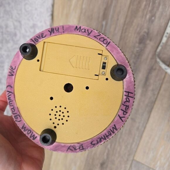 Beautiful Collectible Carousel That Lights Up With Use Of Batteries And Winds Up - Picture 9 of 15